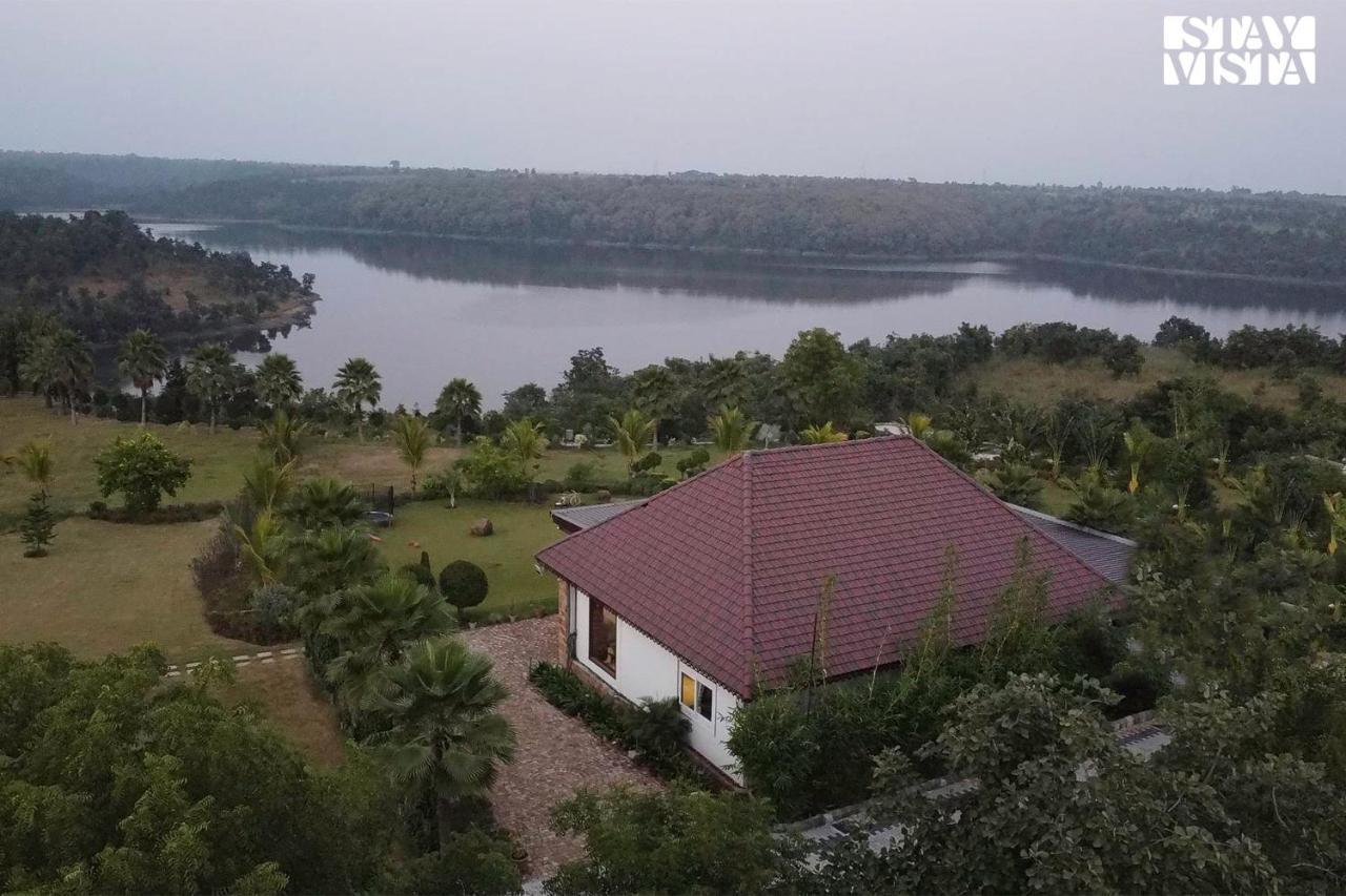 Stayvista'S Lakeside Whispers - Lake & Mountain-View Villa With Lawn & Indoor-Outdoor Games Nagpur Luaran gambar